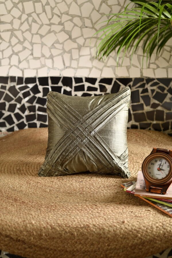 Green Leo Silk Cushion image 1